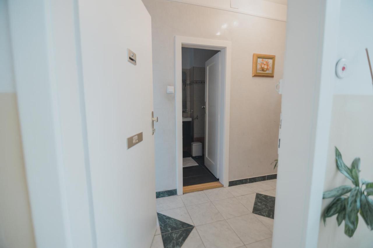 Southern Living By Jr City - Visit & Shop In Vosendorf Apartament Viena