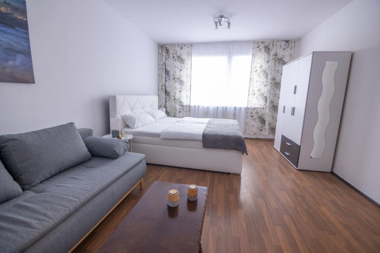 Southern Living By Jr City - Visit & Shop In Vosendorf Appartement *